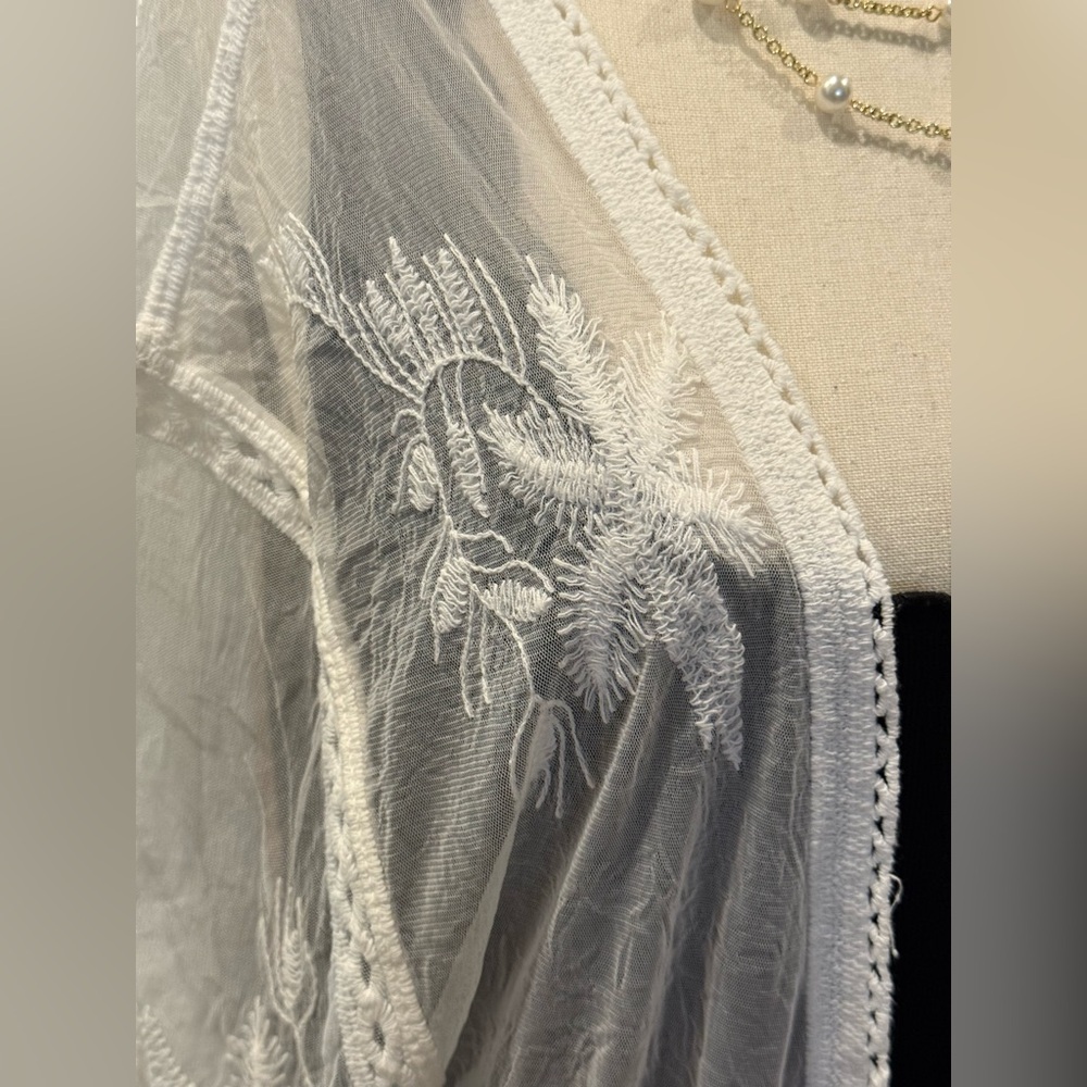Vintage Style Embroidered White Lace Kimono Jacket/Coverup, One Size - Picture 4 of 14